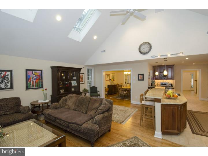 934 Pinecroft Road Berwyn, PA 19312 - Photo 10 of 25 Family Room