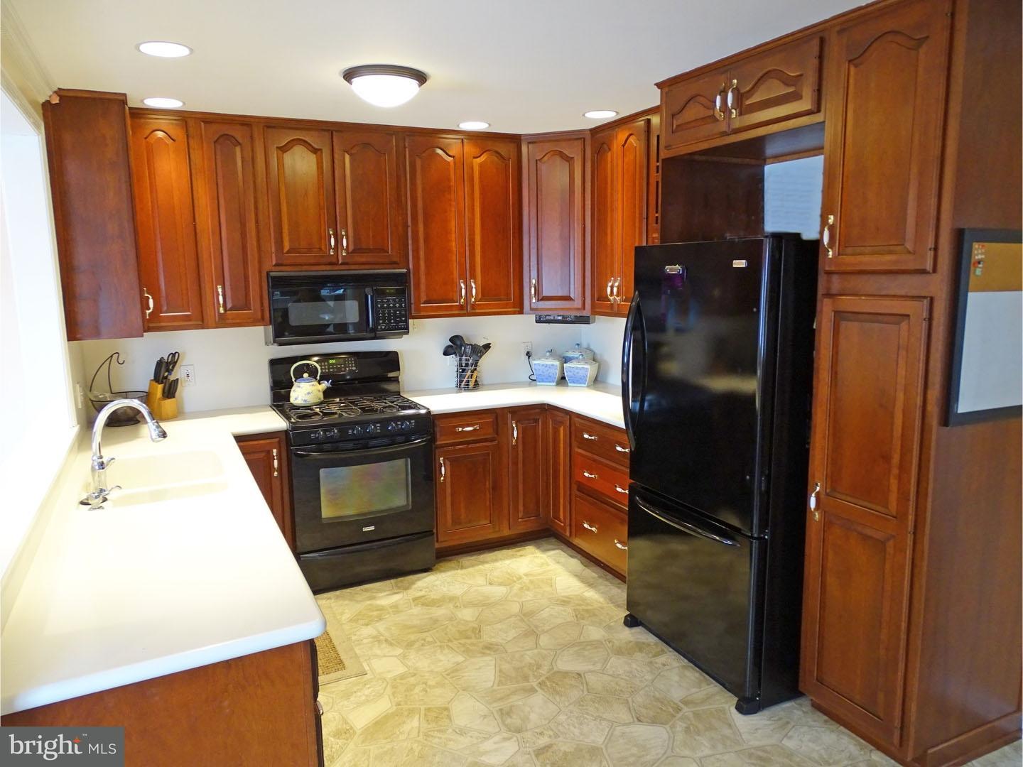15099 London Road Philadelphia, PA 19116 - Photo 5 of 13 Gallery Image 5