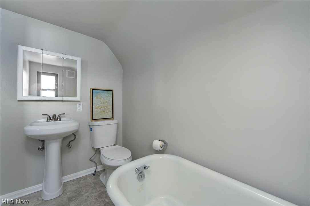 3187 Ludlow Road Cleveland, OH 44120 - Photo 27 of 35