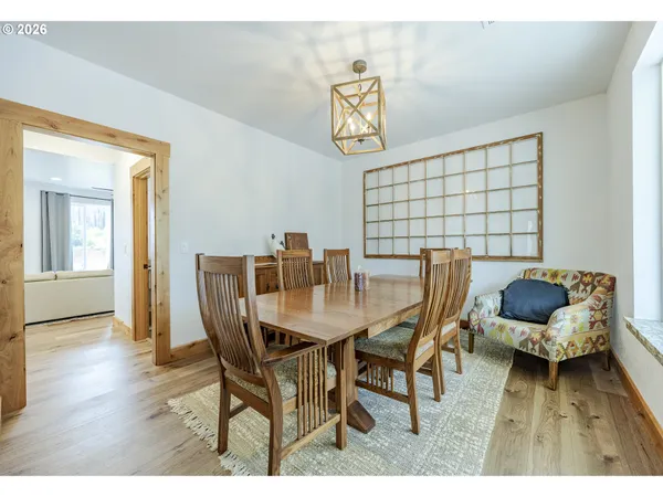 $1,550,000 | 47555 McKenzie Highway, Vida, OR 97488