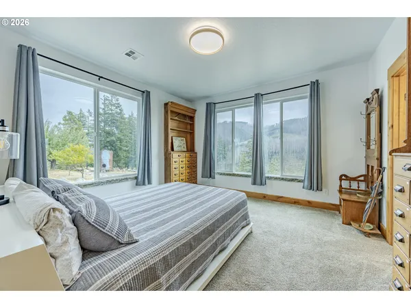 $1,550,000 | 47555 McKenzie Highway, Vida, OR 97488