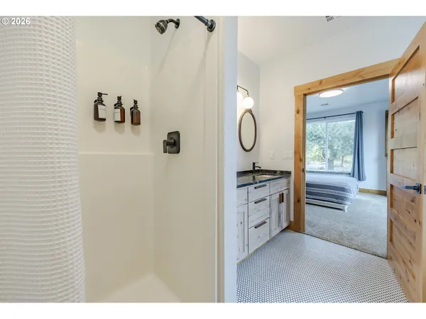 $1,550,000 | 47555 McKenzie Highway, Vida, OR 97488