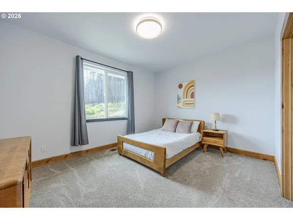 $1,550,000 | 47555 McKenzie Highway, Vida, OR 97488