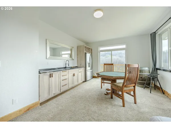 $1,550,000 | 47555 McKenzie Highway, Vida, OR 97488