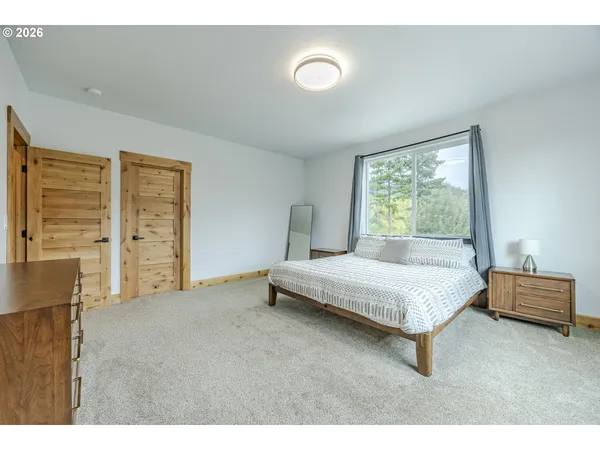 $1,550,000 | 47555 McKenzie Highway, Vida, OR 97488