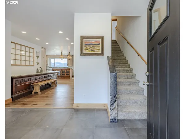 $1,550,000 | 47555 McKenzie Highway, Vida, OR 97488