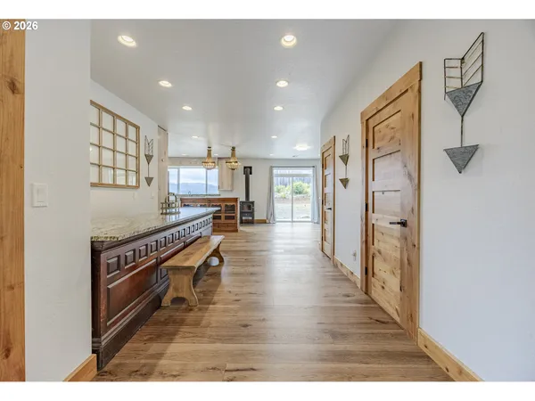 $1,550,000 | 47555 McKenzie Highway, Vida, OR 97488