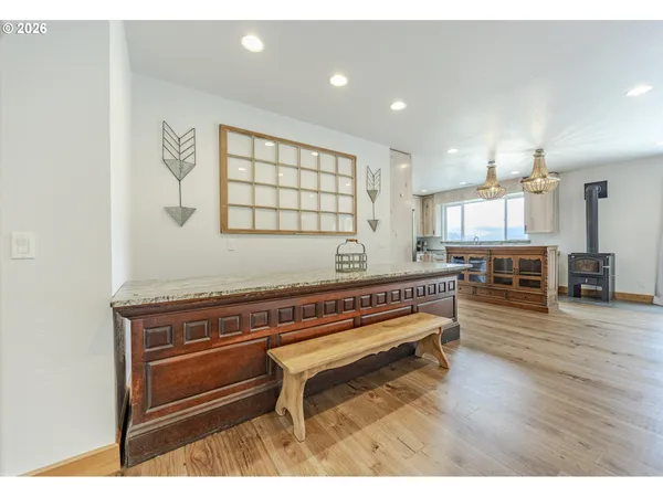 $1,550,000 | 47555 McKenzie Highway, Vida, OR 97488