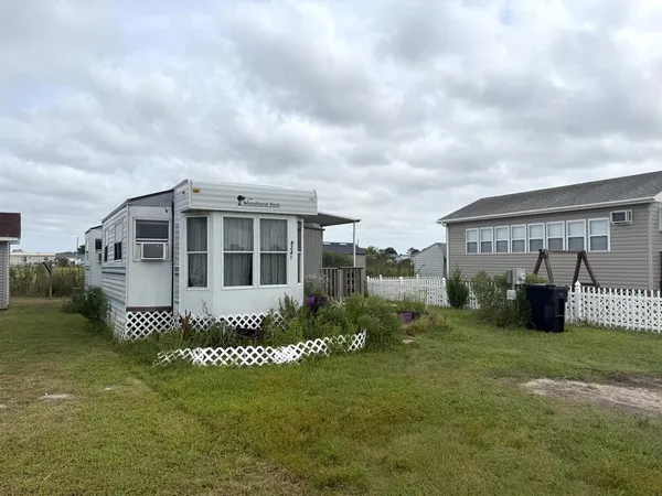 $1,200 | 8239 Bay Front Lane, Chincoteague, VA 23336