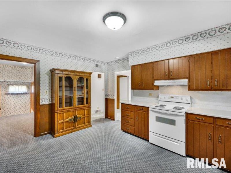 105 Main Street Roanoke, IL 61561 - Photo 11 of 46