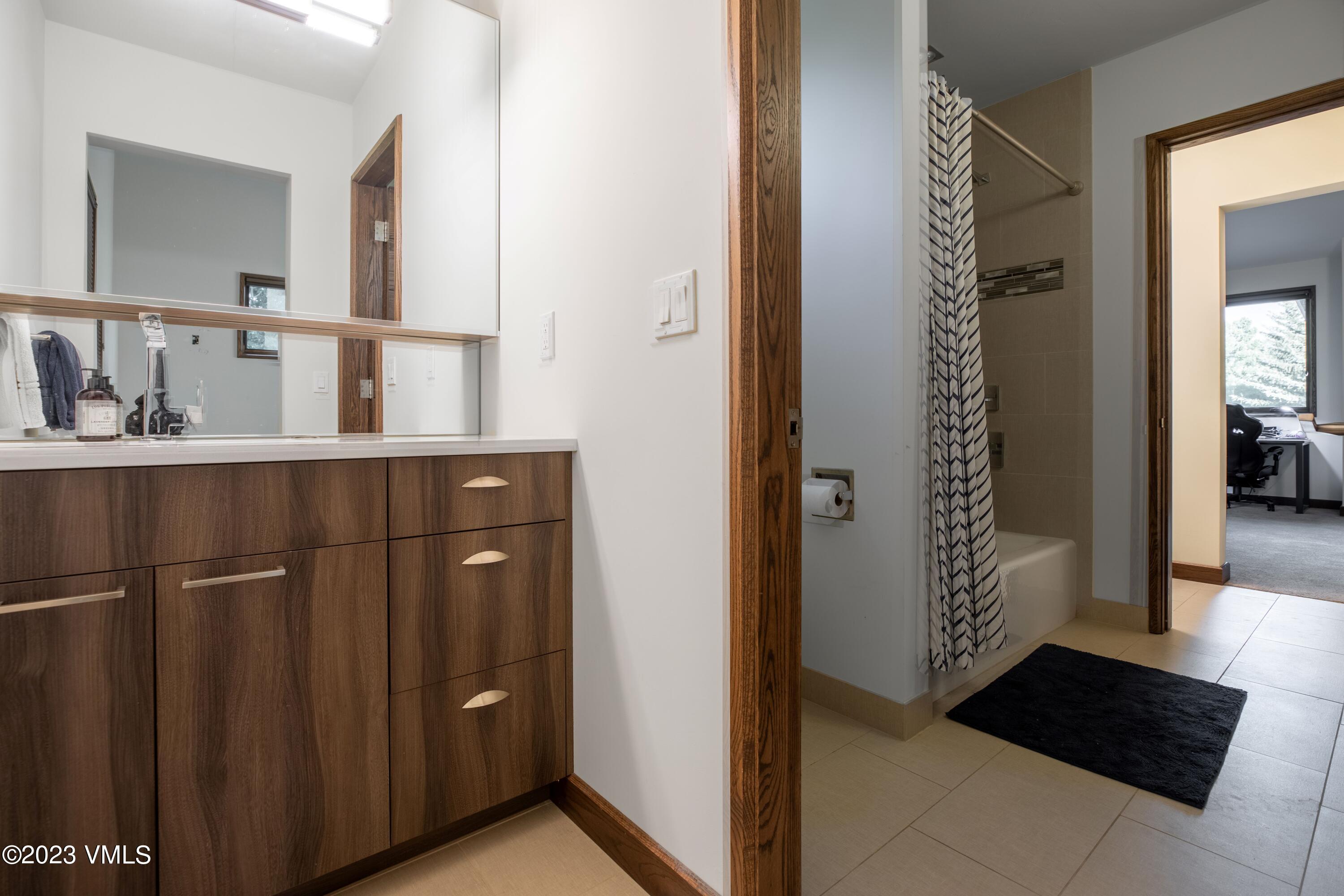 40 Prairie Circle Edwards, CO 81632 - Photo 18 of 27 19. Bathroom