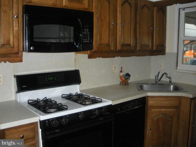 2238 Graythorn Road Middle River, MD 21220 - Photo 4 of 19 new microwave