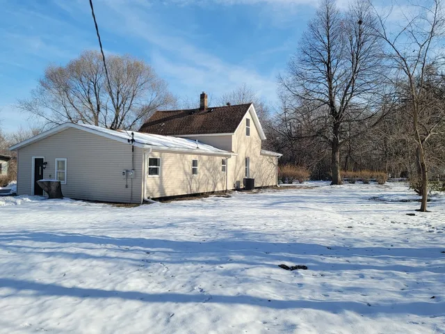 a view of a white house