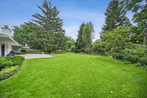 $2,099,000 | 920 Pine Tree Lane, Winnetka, IL 60093