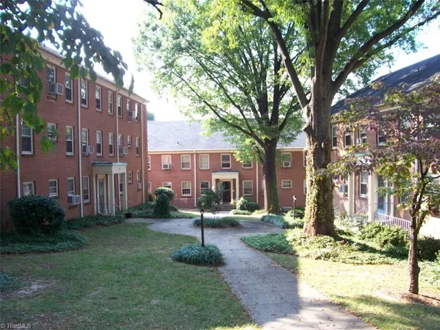 $995 | 807 West End Boulevard, Winston-Salem, NC 27101