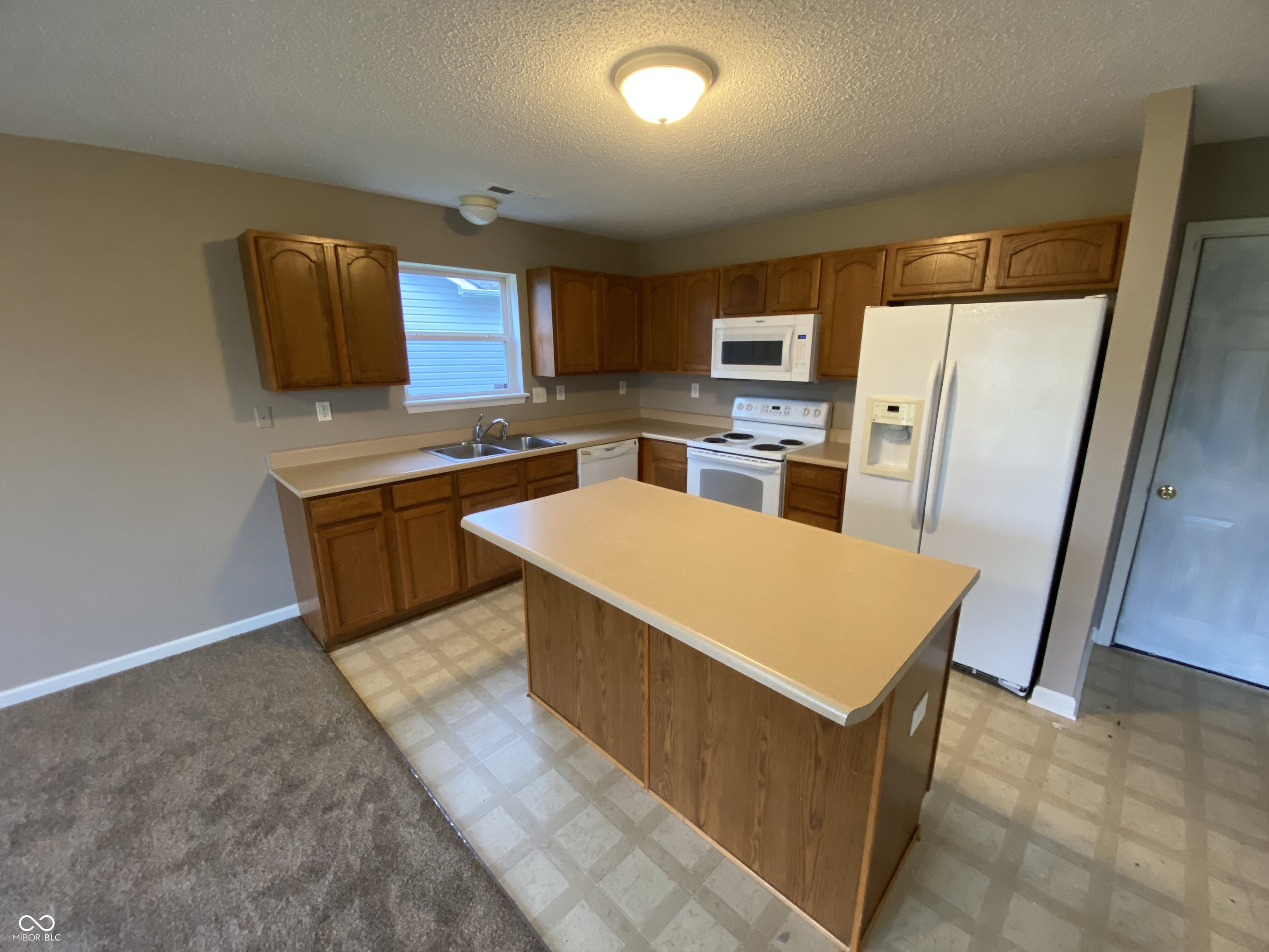 2475 Lakecrest Drive Columbus, IN 47201 - Photo 11 of 19