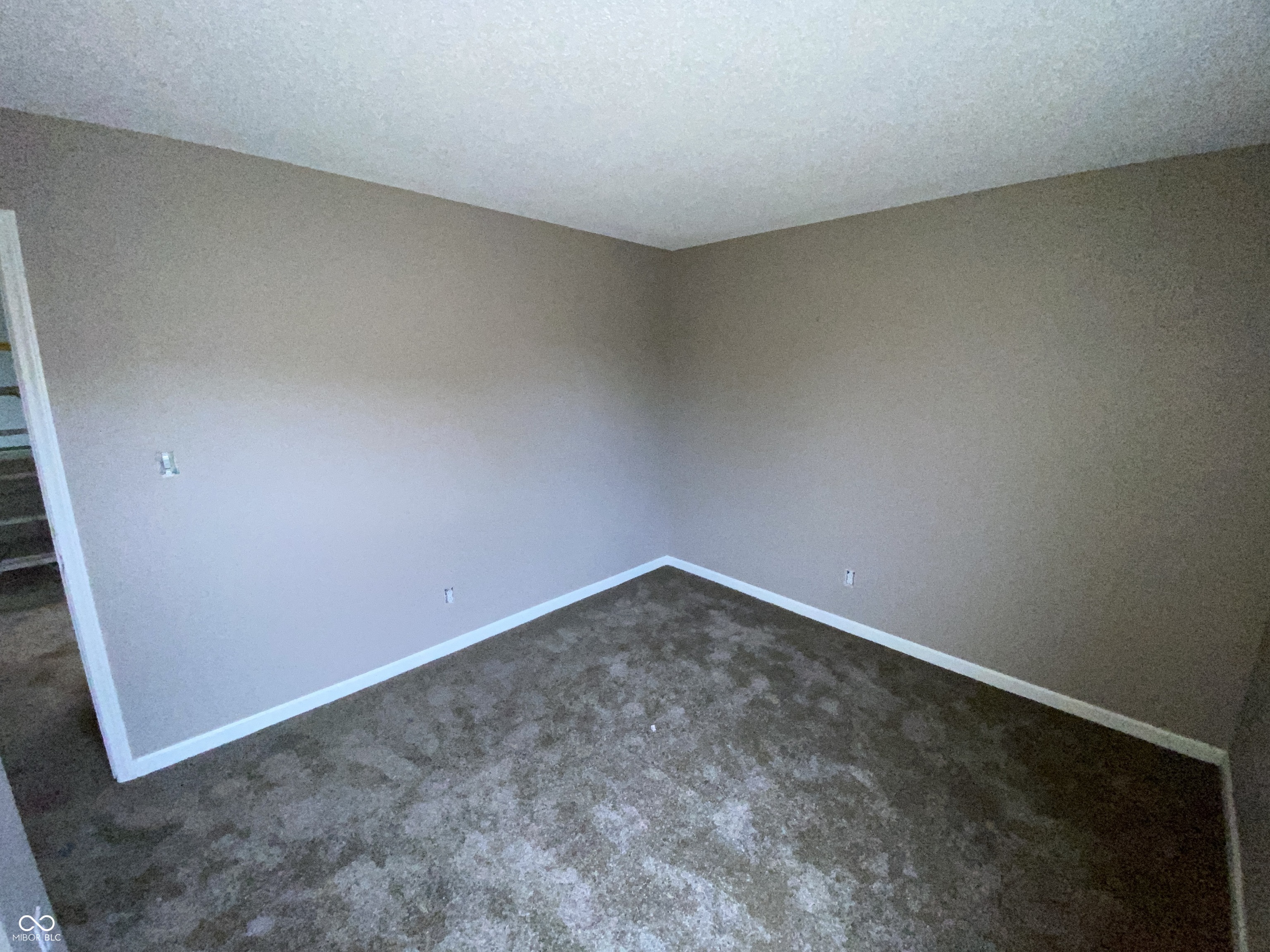 2475 Lakecrest Drive Columbus, IN 47201 - Photo 3 of 19