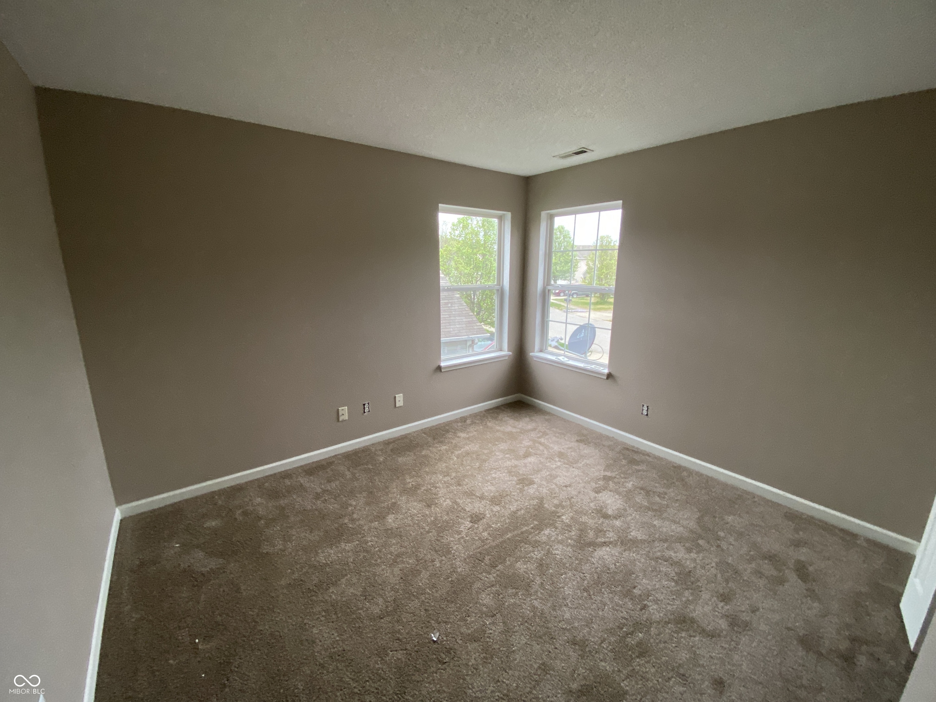 2475 Lakecrest Drive Columbus, IN 47201 - Photo 5 of 19