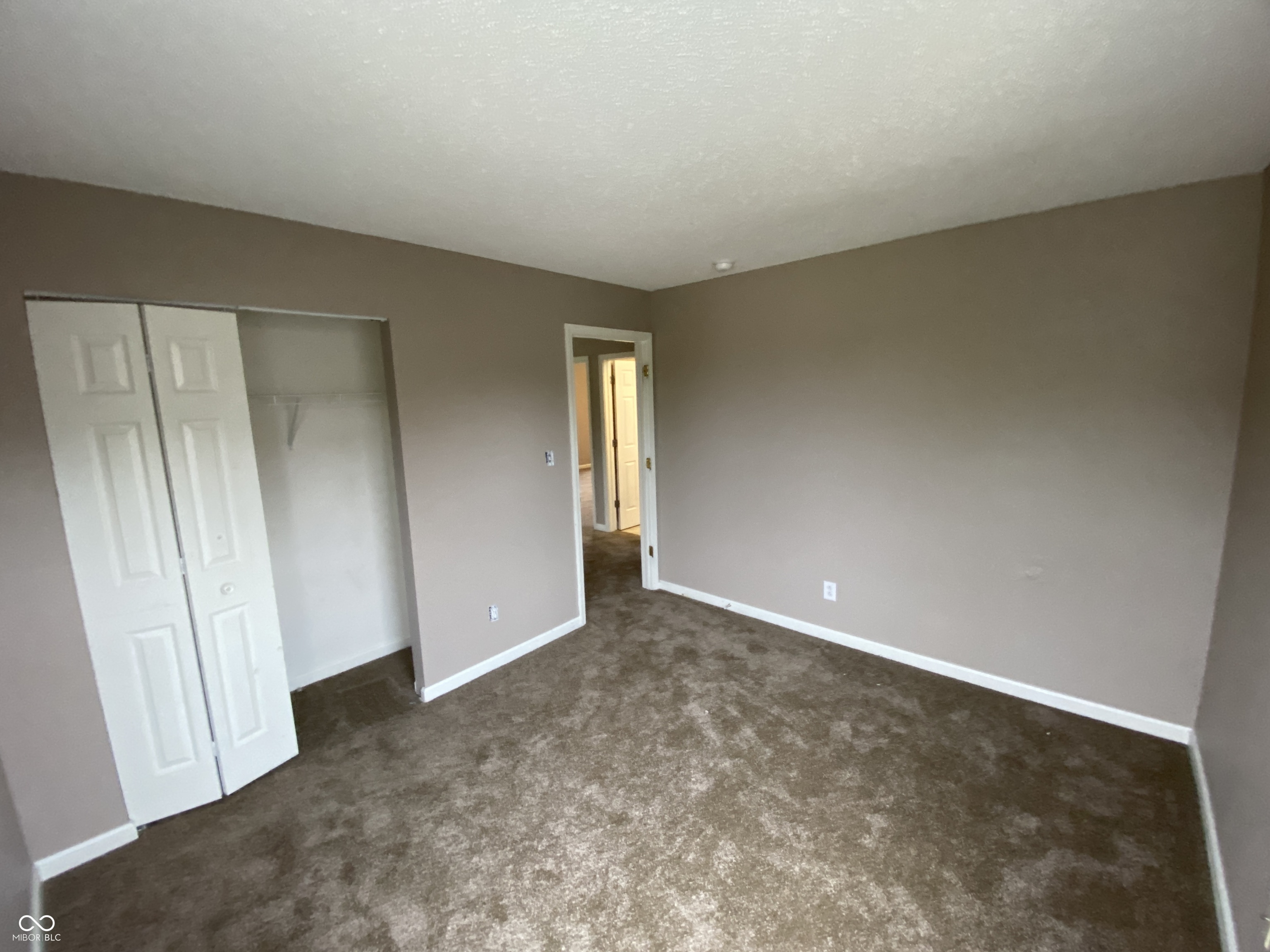 2475 Lakecrest Drive Columbus, IN 47201 - Photo 6 of 19