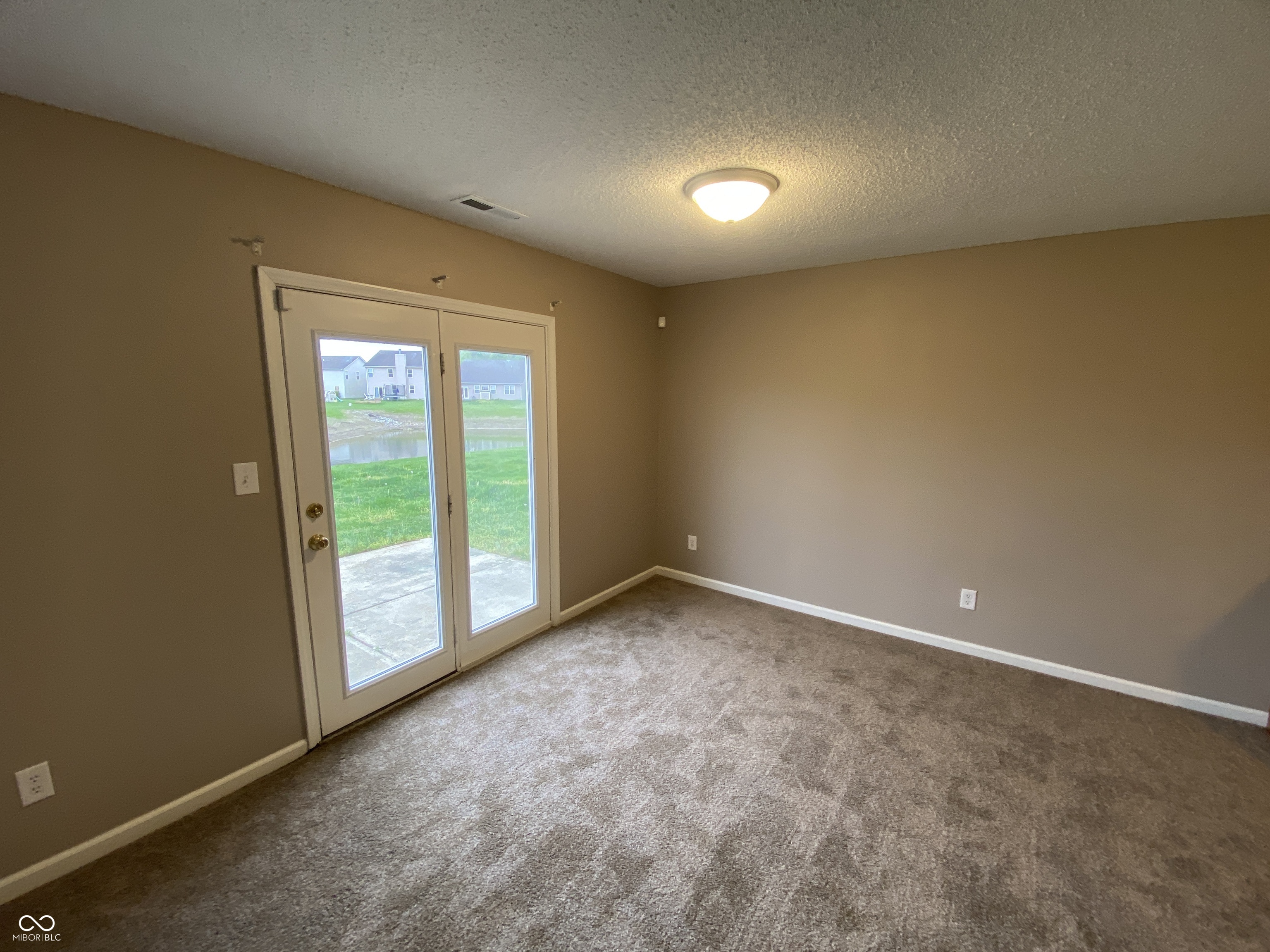 2475 Lakecrest Drive Columbus, IN 47201 - Photo 10 of 19