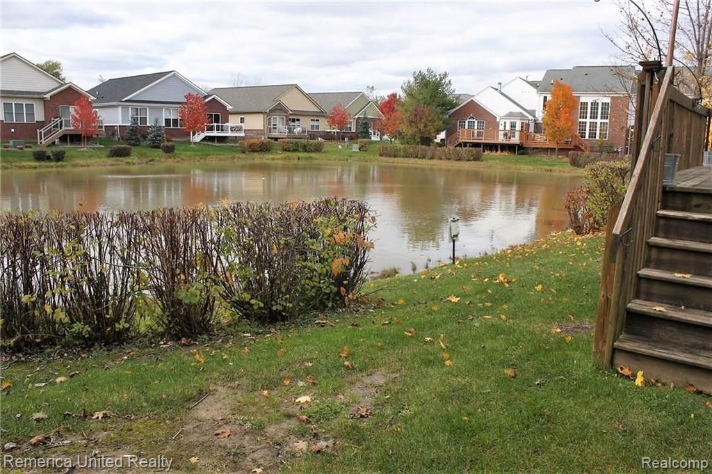 49068 Hawksburry Road, Unit 111 Canton, MI 48188 - Photo 2 of 45
