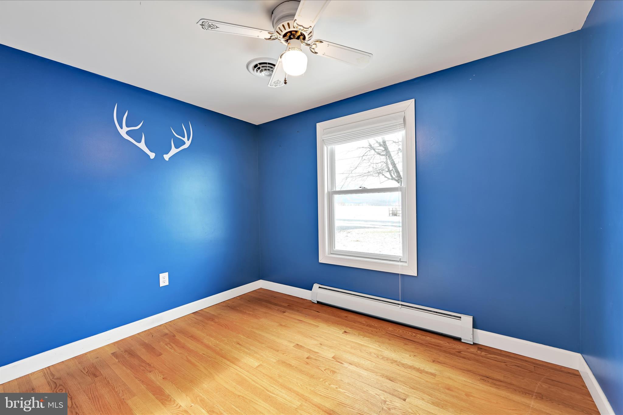 424 Fearnot Road Sacramento, PA 17968 - Photo 22 of 44 a view of empty room with window