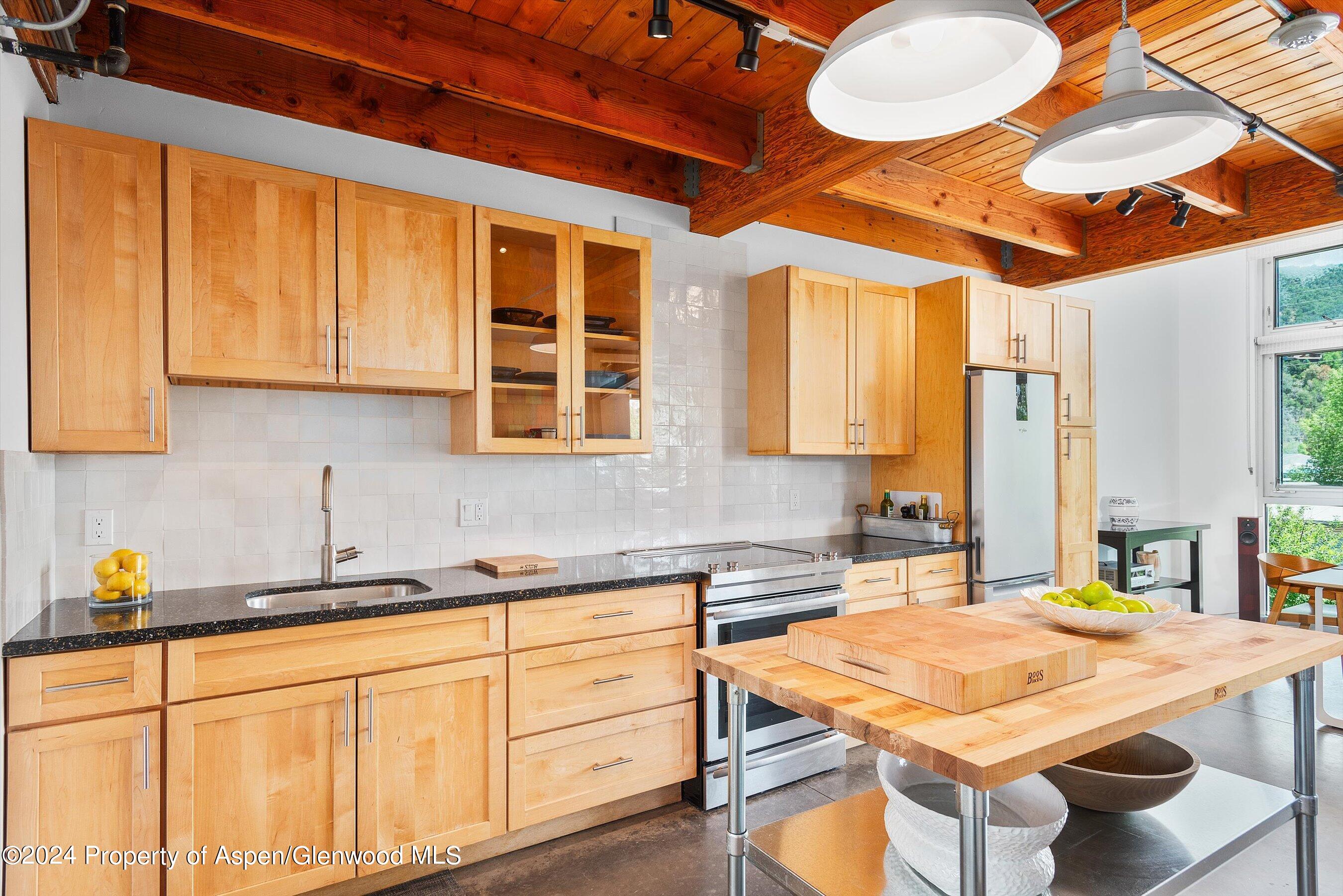 28 Widget Street, Unit 411 Basalt, CO 81621 - Photo 10 of 32 31-28WidgetSt411_240709031