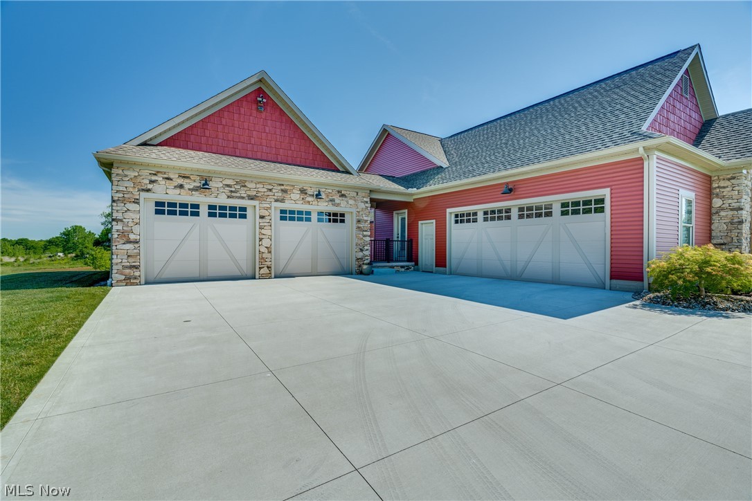 3039 Graybill Road Uniontown, OH 44685 - Photo 2 of 34 Gallery Image 2