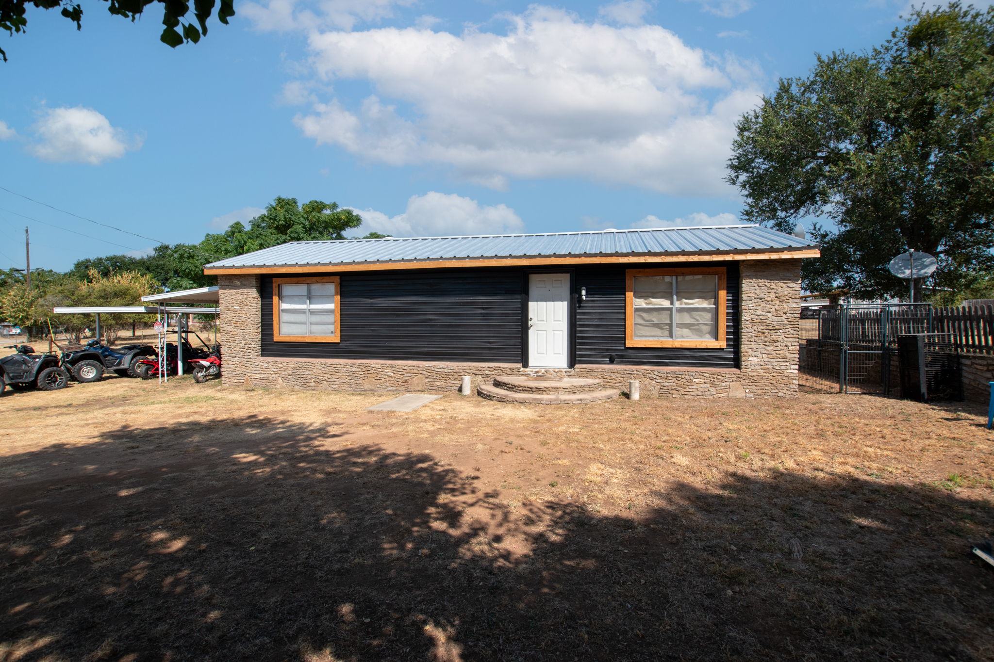 817 Ridgeway Tow, TX 78672 - Photo 2 of 29 Gallery Image 2