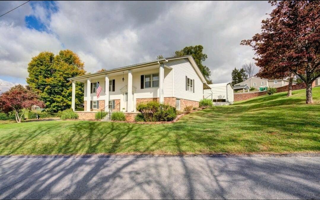 201 Old Siam Road Elizabethton, TN 37643 - Photo 1 of 30 Screenshot_20211023-192129_Dropbox