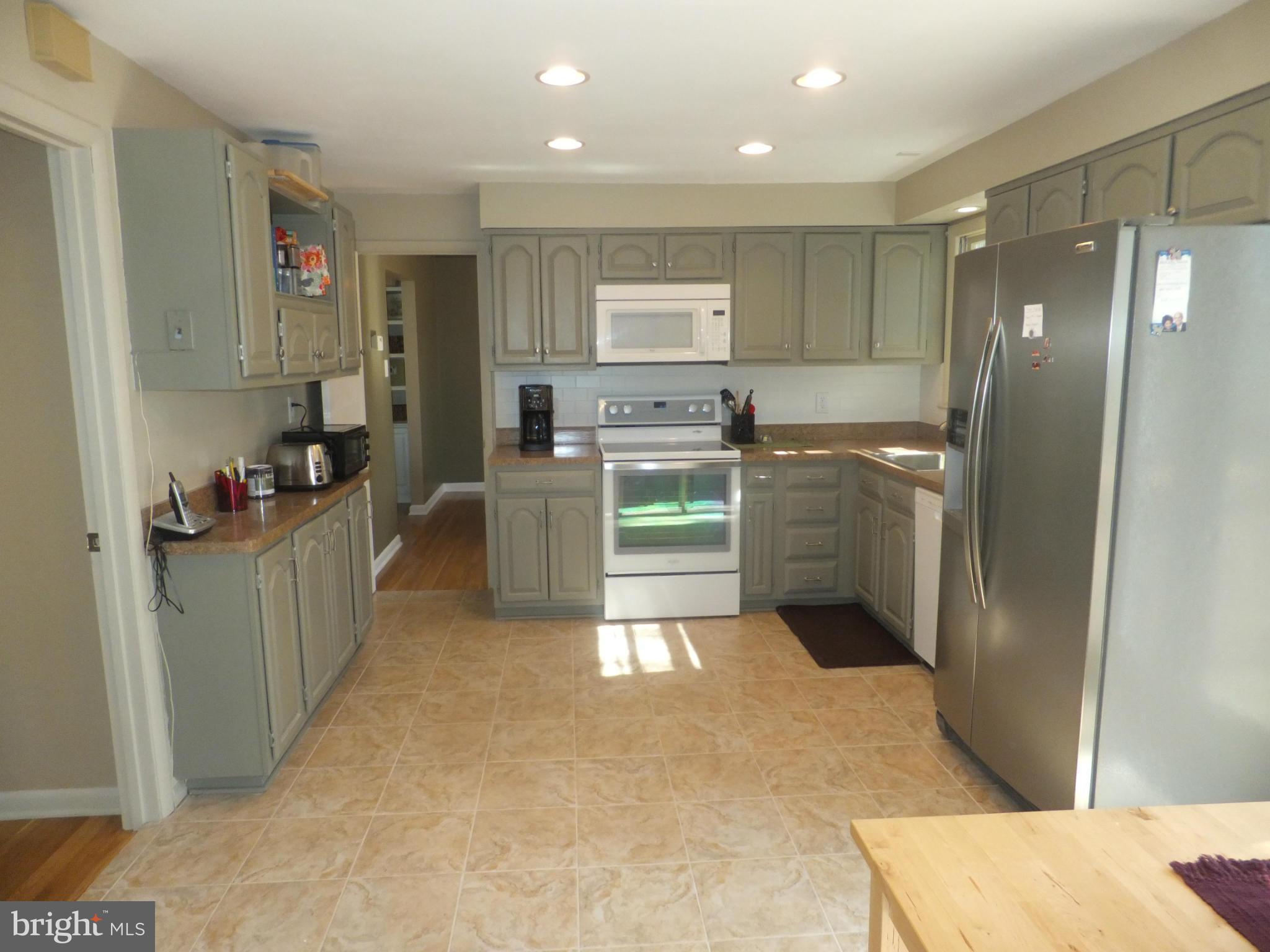 7123 Dryburgh Court Springfield, VA 22152 - Photo 11 of 30 Kitchen