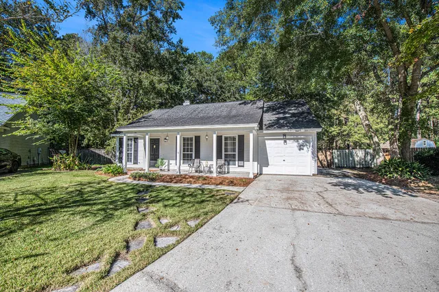 $325,000 | 106 Candover Court, Summerville, SC 29485