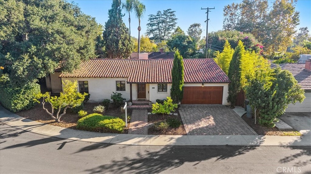460 University Circle Claremont, CA 91711 - Photo 39 of 41 a front view of a house with garden