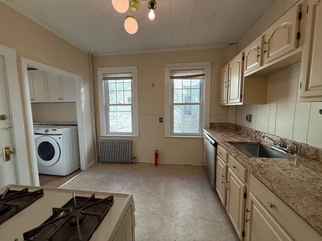 $2,975 | 8 Hastings Street, Unit 2, Boston, MA 02132
