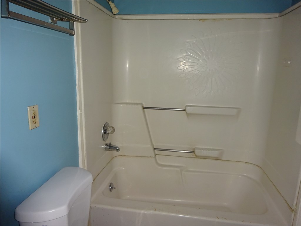 115 Murray Street Rochester, NY 14606 - Photo 26 of 35 Apt #1 Bathroom