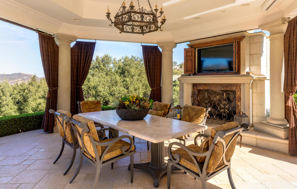 2705 Elderoak Road Thousand Oaks, CA 91361 - Photo 11 of 20 a view of a dining room with furniture window and outside view
