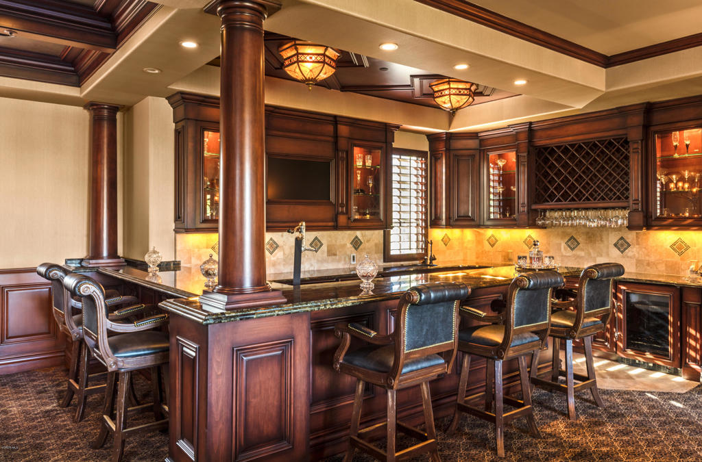 2705 Elderoak Road Thousand Oaks, CA 91361 - Photo 13 of 20 a kitchen with a table and chairs in it