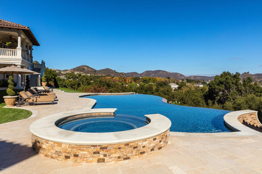 2705 Elderoak Road Thousand Oaks, CA 91361 - Photo 17 of 20 a view of a swimming pool with a patio