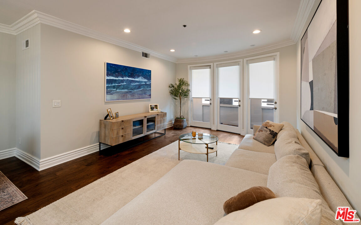 10364 Almayo Avenue, Unit 205 Los Angeles, CA 90064 - Photo 17 of 27