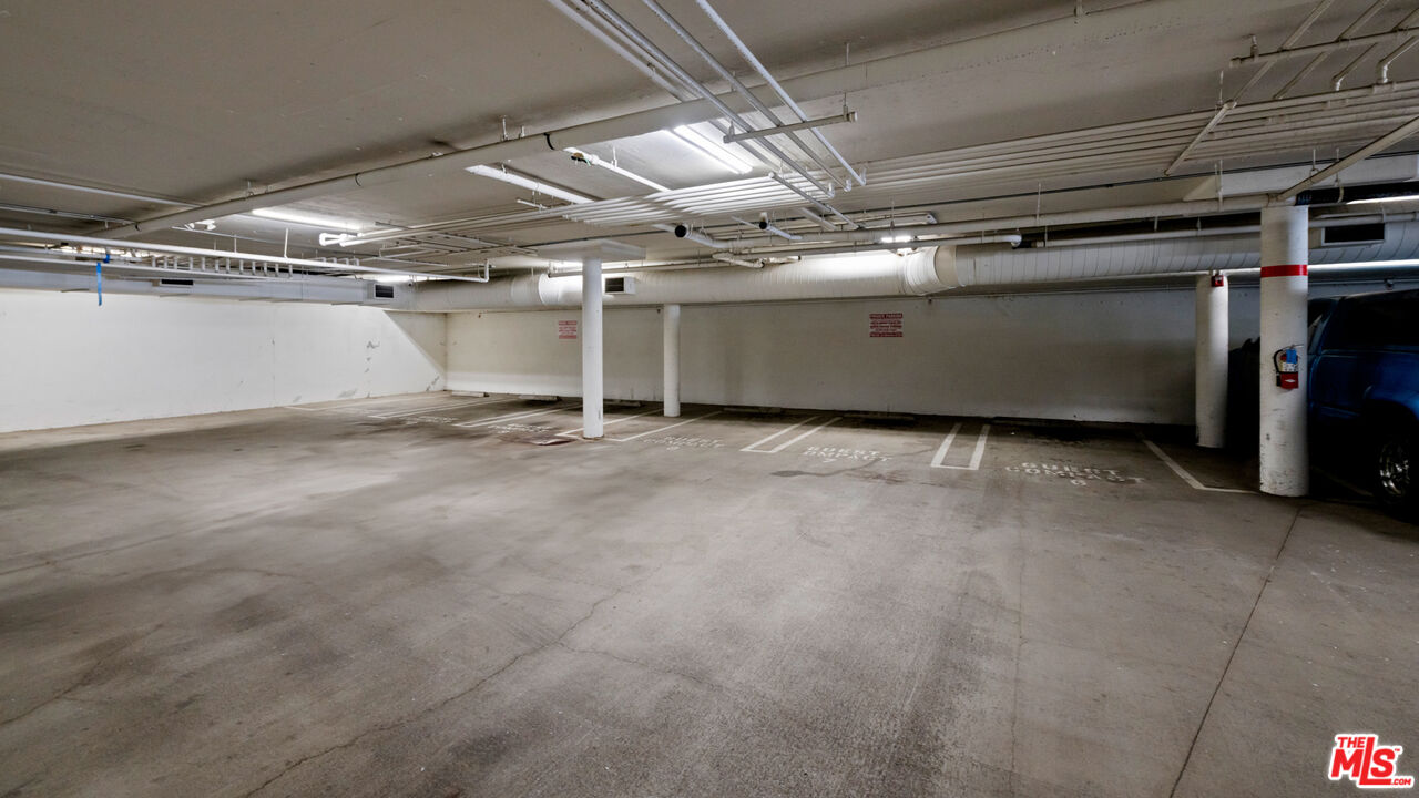 10364 Almayo Avenue, Unit 205 Los Angeles, CA 90064 - Photo 25 of 27