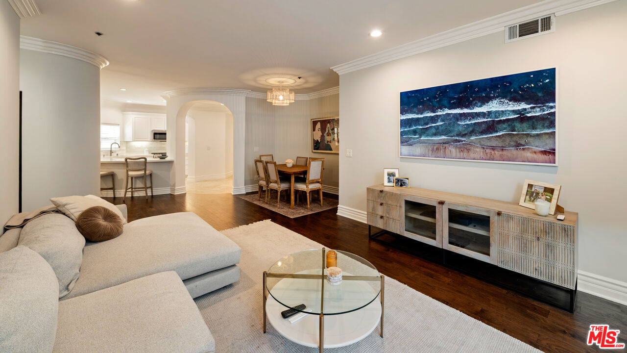 10364 Almayo Avenue, Unit 205 Los Angeles, CA 90064 - Photo 6 of 27