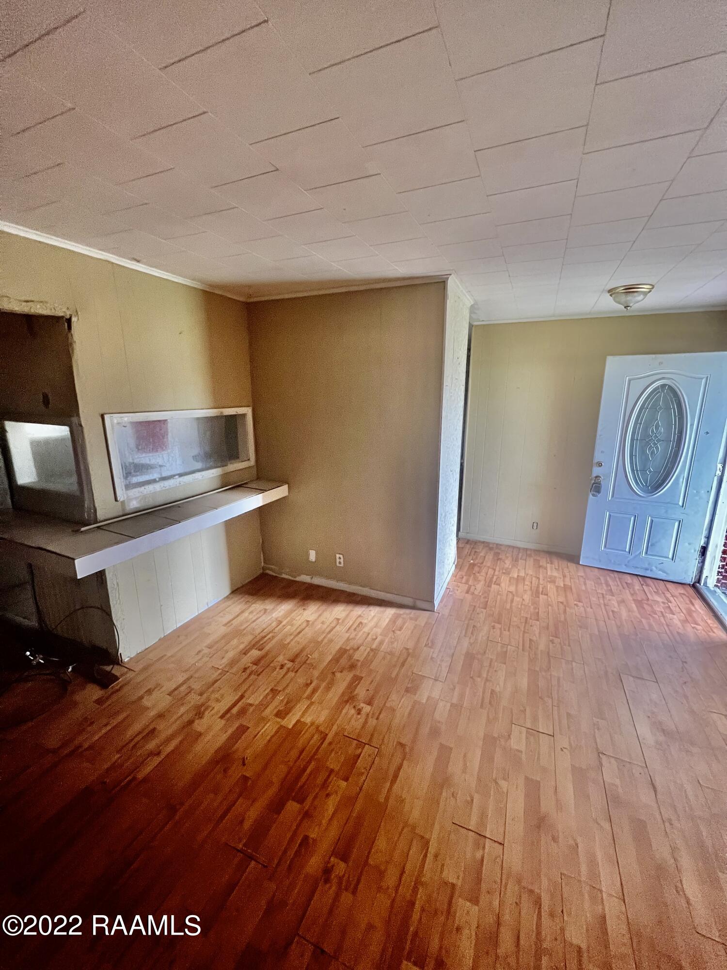 128 Prairie Road North Franklin, LA 70538 - Photo 4 of 10 Living room 2