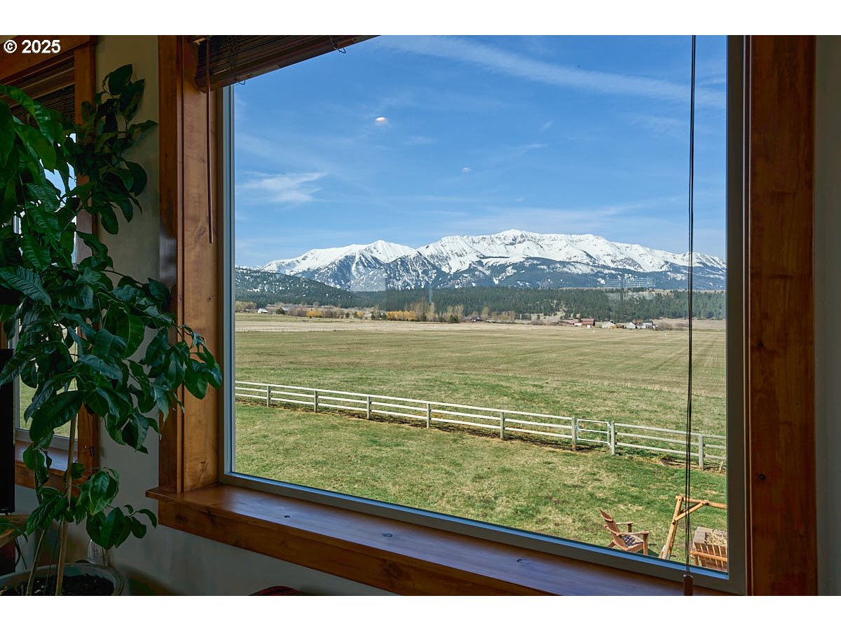 86508 Fort Road Joseph, OR 97846 - Photo 12 of 39