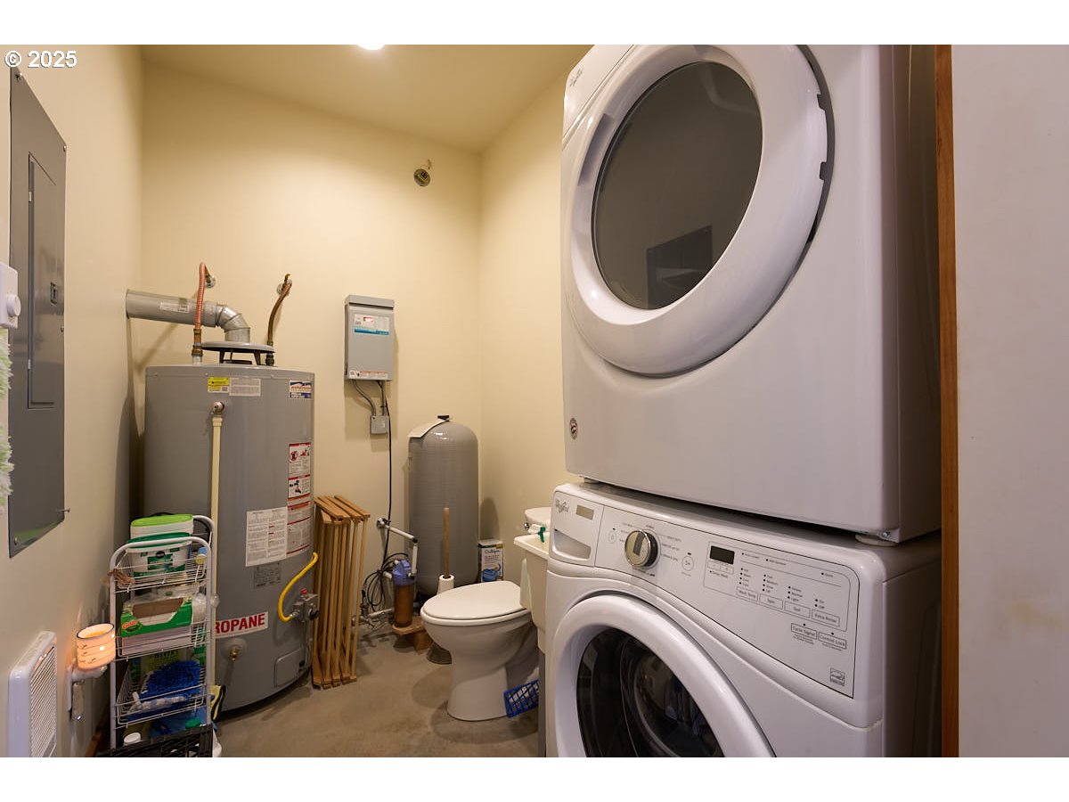 86508 Fort Road Joseph, OR 97846 - Photo 8 of 39 Laundry