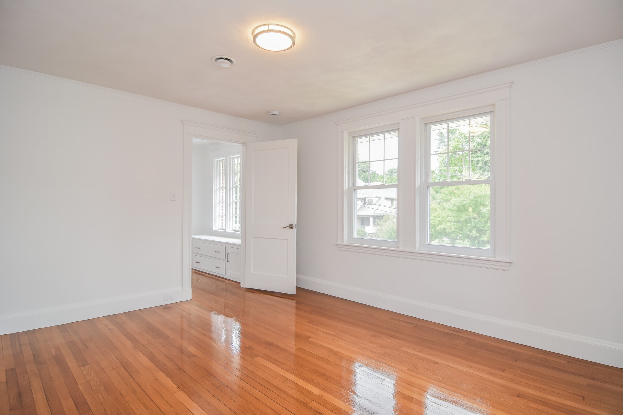 19 Stoneleigh Road Watertown, MA 02472 - Photo 23 of 41 Gallery Image 23