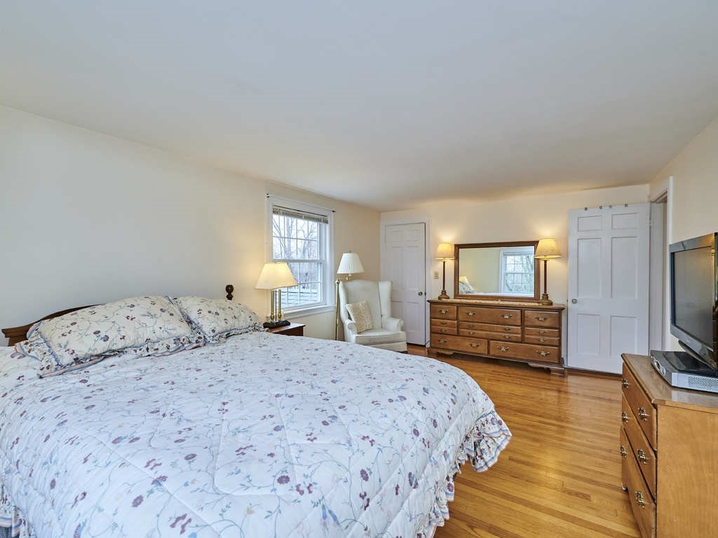 135 Oliver Road Belmont, MA 02478 - Photo 17 of 30 Gallery Image 17