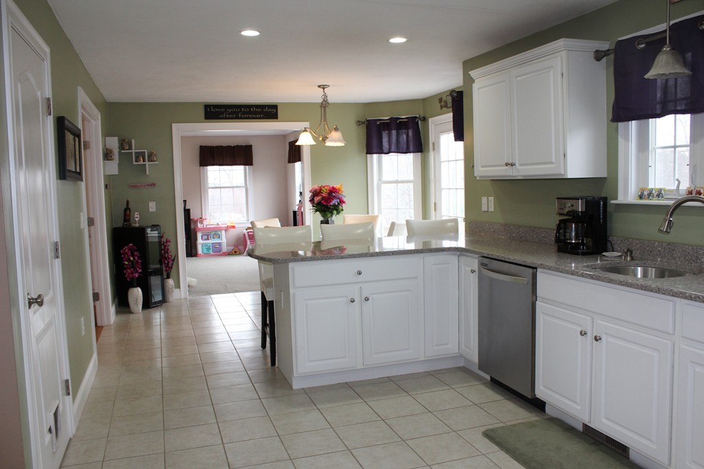 4 Judith Road Hudson, MA 01749 - Photo 3 of 29 Gallery Image 3