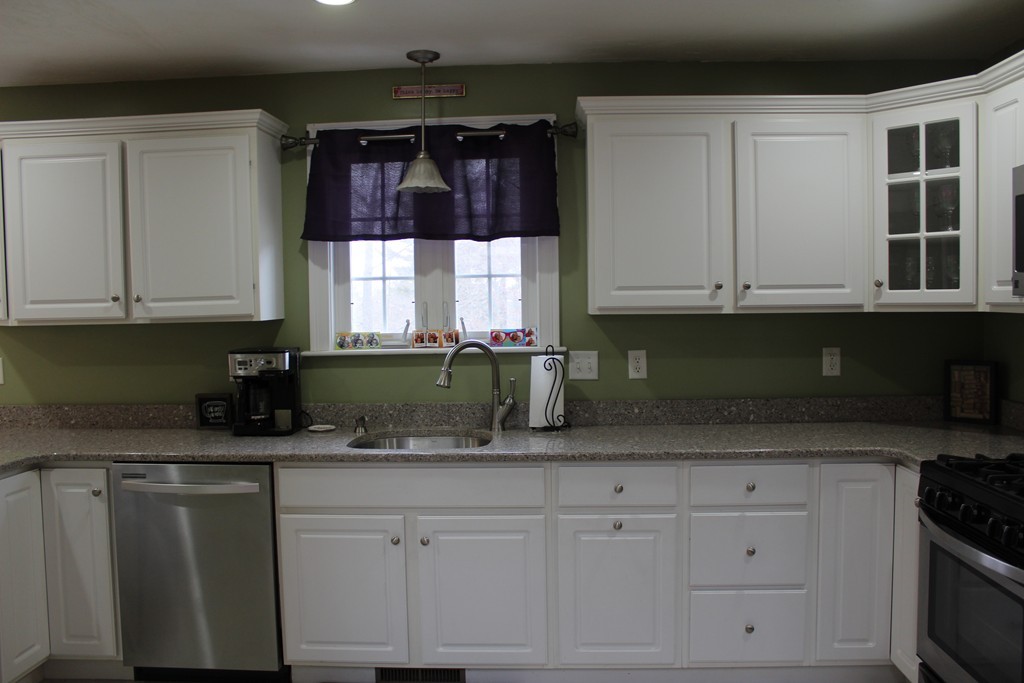 4 Judith Road Hudson, MA 01749 - Photo 4 of 29 Gallery Image 4