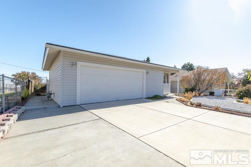 1670 Alamo Street Reno, NV 89503 - Photo 5 of 25 a backyard of a house