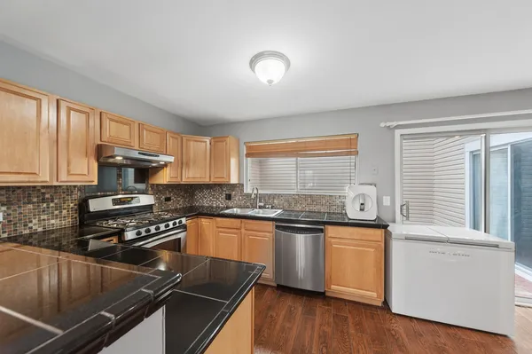 $335,000 | 445 Le Parc Circle, Buffalo Grove, IL 60089